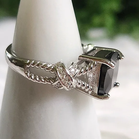 NWT Ryze Black Onyx Cubic Zirconia .925 Sterling Silver Knot Ring - Size 8.75 - Picture 3 of 9
